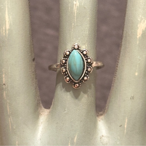 Jewelry - Women’s Silver w Turquoise Marquise Set Ring w Round Silver Accents, Sz 6.5